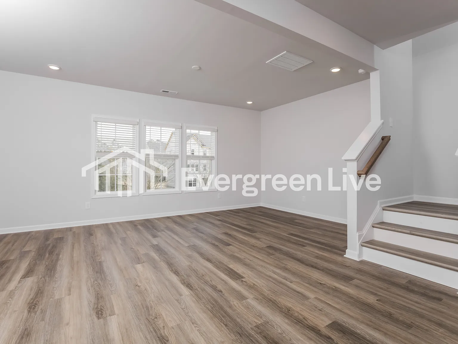 4 bed, 3.5 bath, 1824 sqft, $2,075 — Photo 2