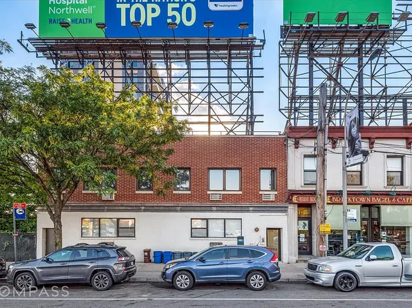 51-10 Vernon Boulevard image 6 of 7