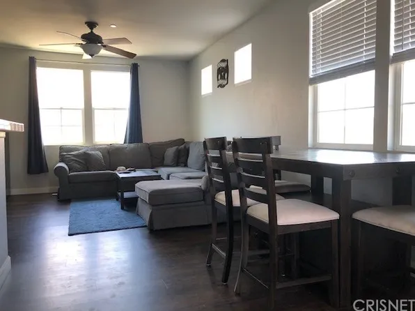27262 Riverview Ln, Santa Clarita, CA 91354