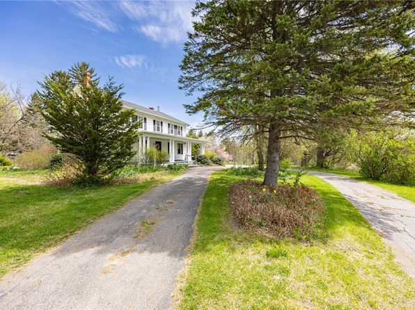 2414 Daansen Rd, Palmyra, NY 14522