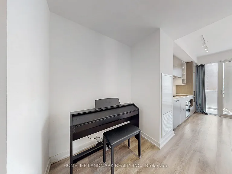20 Edward St #616 — Photo 27