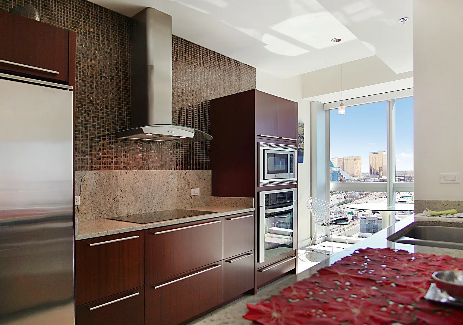 The Martin 1807-Strip/city Views form this Stunning Fully Furnished 2Bd/2Ba Residence — Photo 4