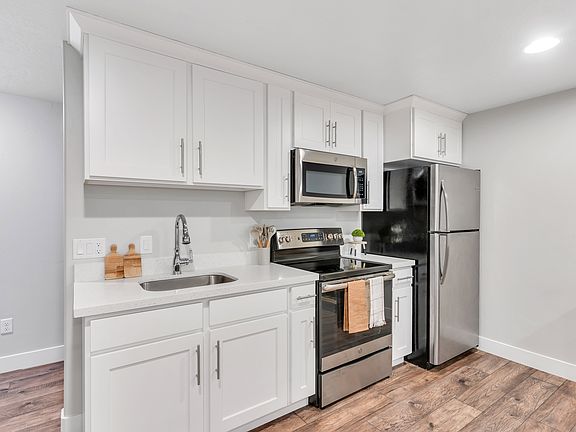 4th image of 52 S Serrata Ln #B
