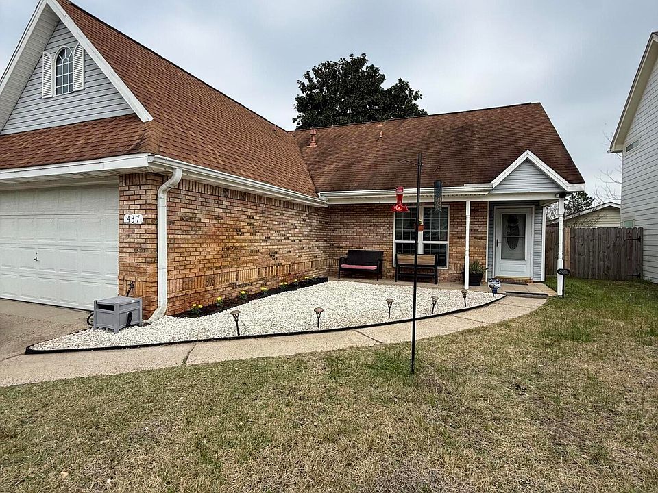 1st image of 437 Bridgewater Ct