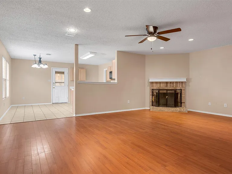 5336 New Castleton Ln — Photo 3