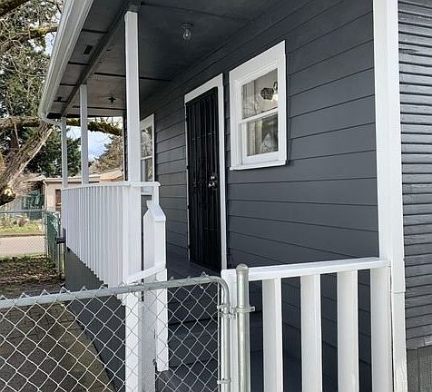 5th image of 2295 Lee St SE