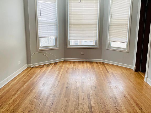 2nd image of 3055 N Avers Ave #2