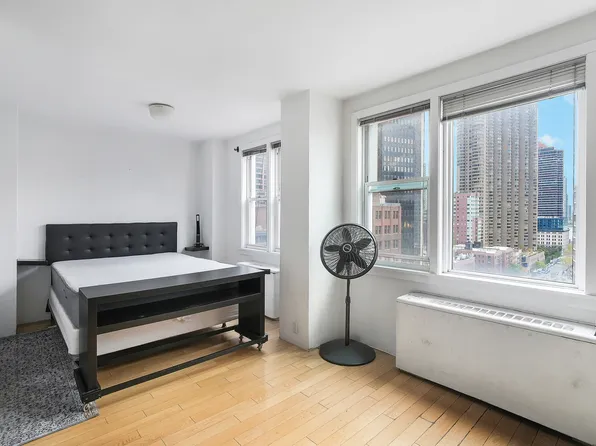 201 East 36th Street image 7 of 8