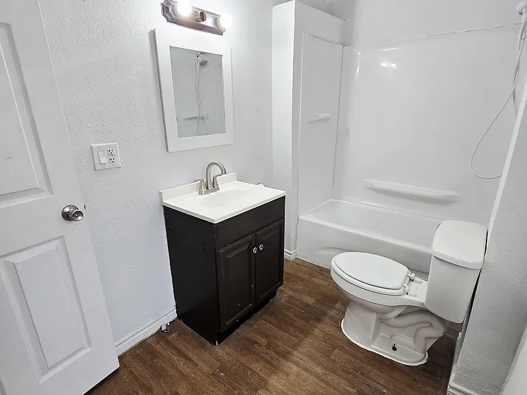18 N Avenue C — Photo 16