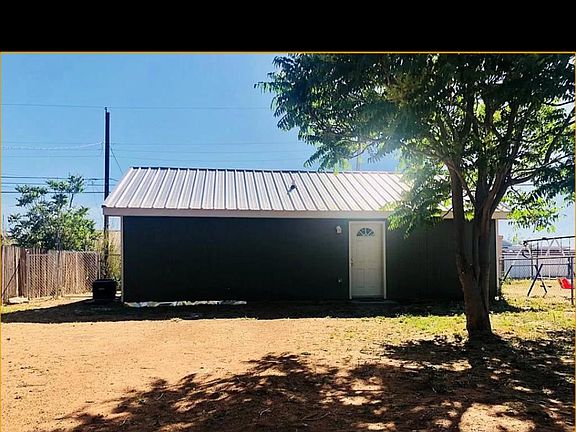 Picture of the back of the house.