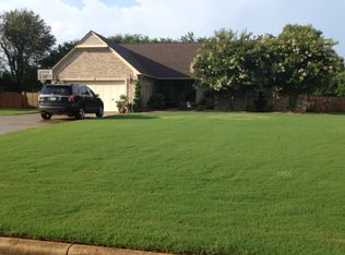 241 Mary Ellen Dr, Muscle Shoals, AL 35661