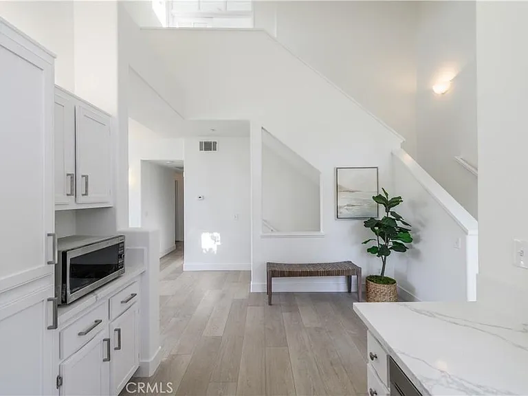 1407 Elmhurst — Photo 15