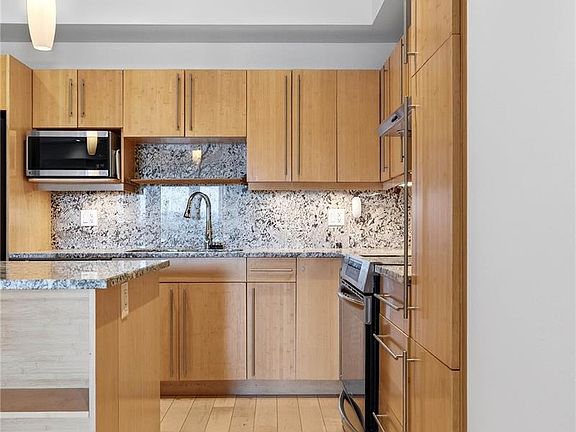 5th image of 6591 Lincroft Rd #202