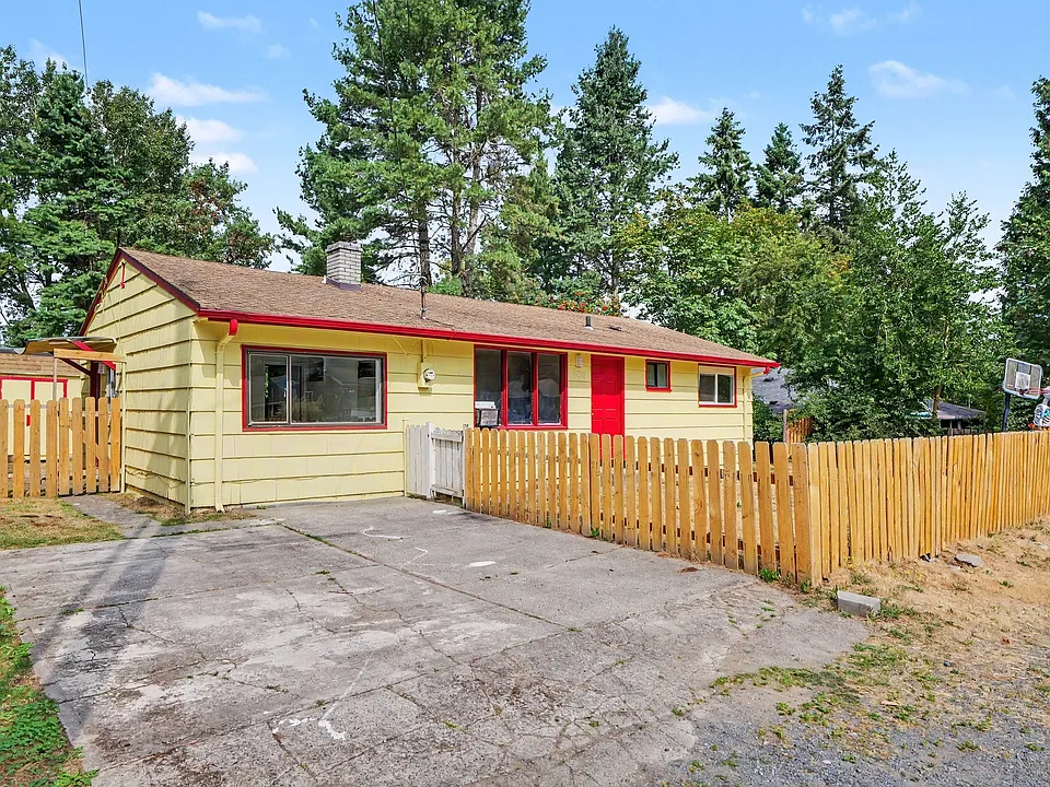 18317 11th Ave NE