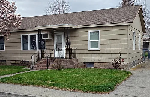 1311 McPherson Ave Photo 1