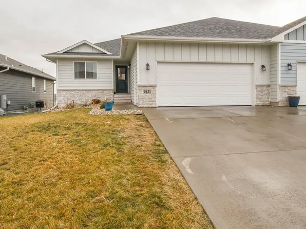 7421 E 45th St, Sioux Falls, SD 57110