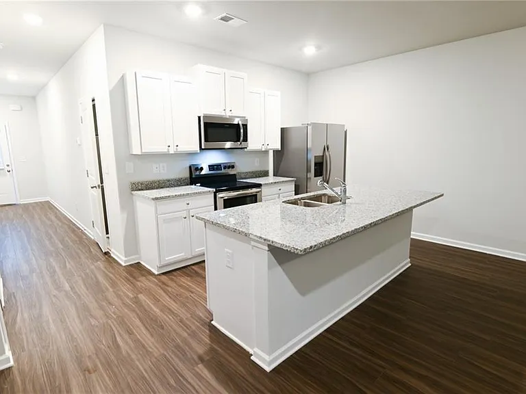 115 Village Green Dr #166 — Photo 7