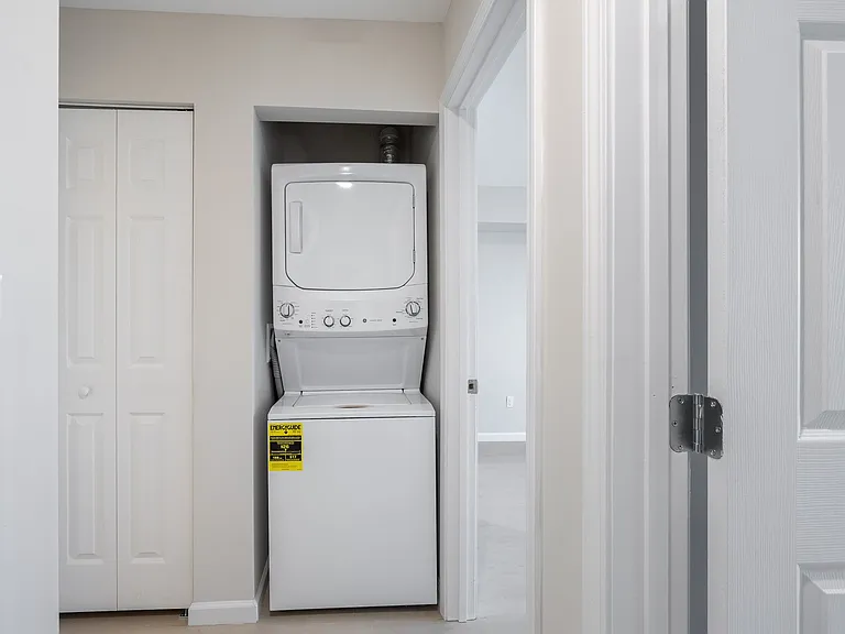Oak Forest Apartments — Photo 18