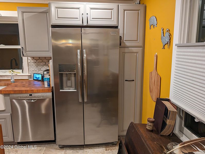 4th image of 813 7th Avenue