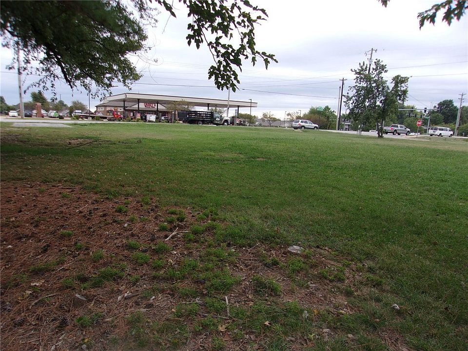 2nd image of 1150 Elway Dr