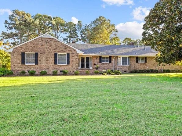 4324 Country Club Cir, Virginia Beach, VA 23455