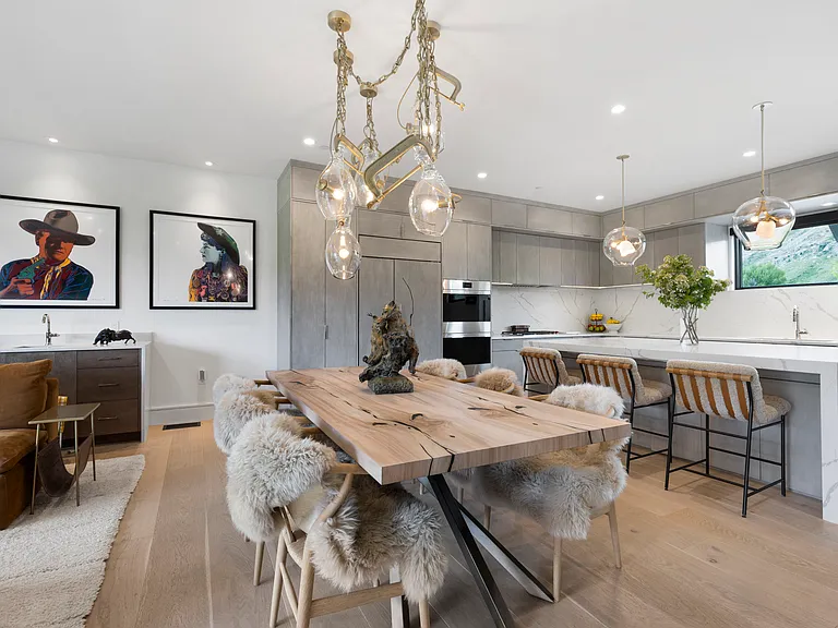 304 Hidden Hollow Dr — Photo 3
