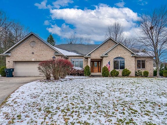 2nd image of 328 Kingswood Ct