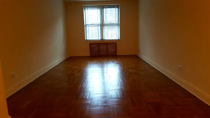 Rented by Realty Queens LLC | media 2