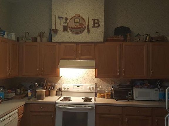 2nd image of 26015 Oakmount Dr