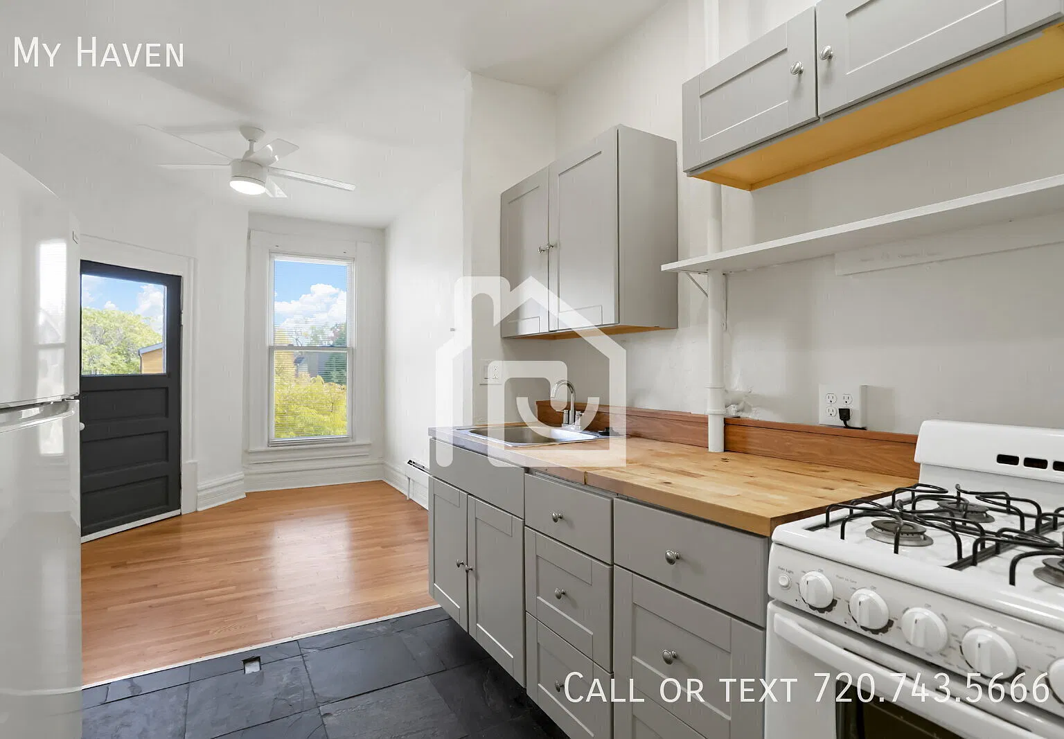 Charming 1-Bedroom Apartment with Balcony in Denver's Whittier Neighborhood — Photo 3