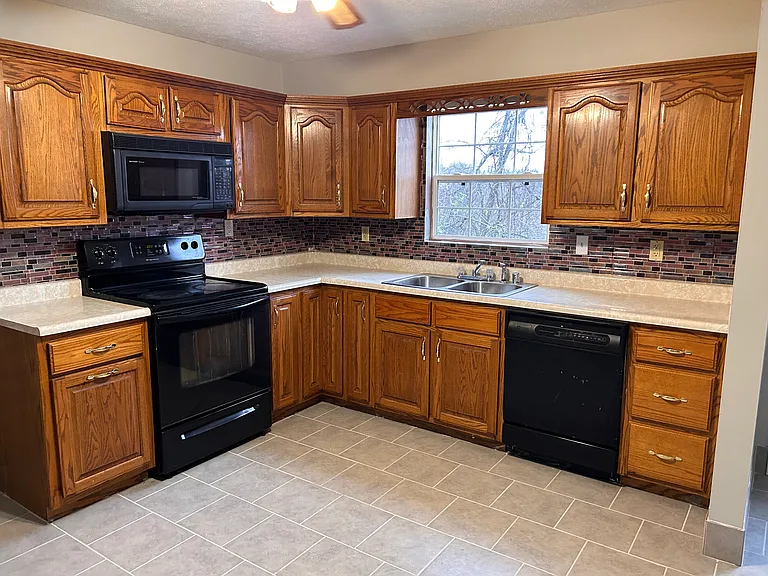 104 Lilac Dr #A — Photo 13