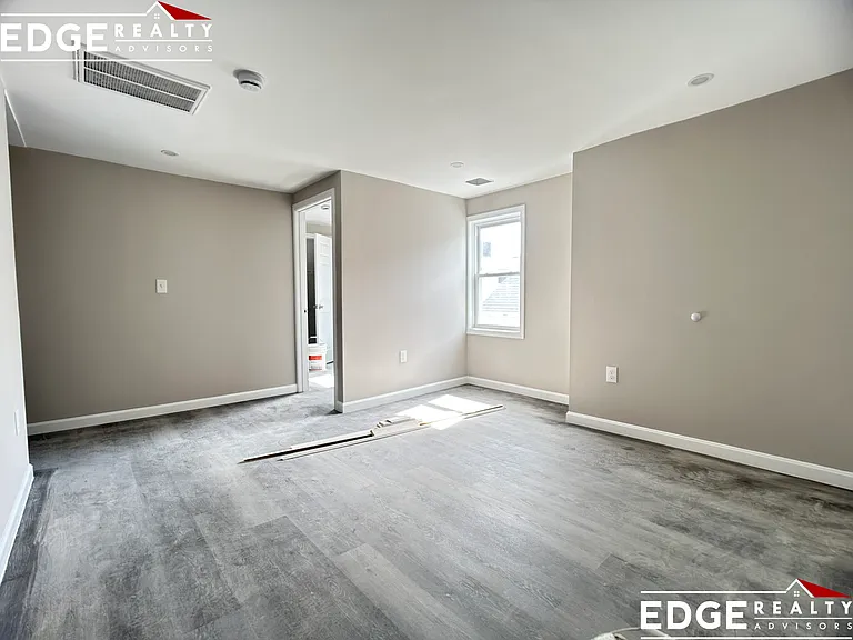 16 Long Ave #3 — Photo 3