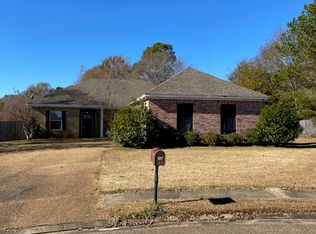 137 Susan Ln, Brandon, MS 39042