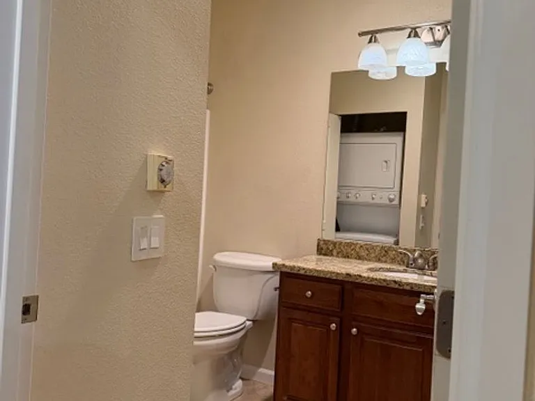 225 Logan Ave S #115 — Photo 7