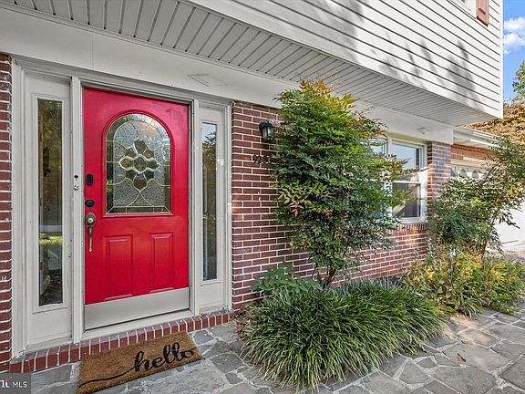 2nd image of 9233 Spring Valley Rd