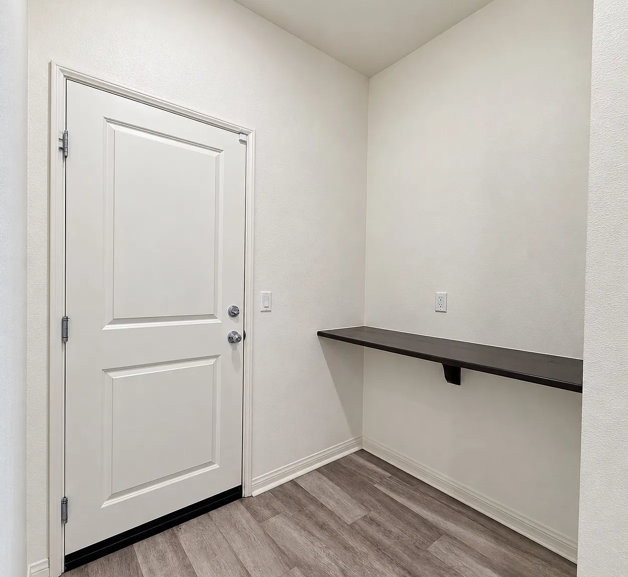 4 bed, 2031 sqft, $4,595 — Photo 3