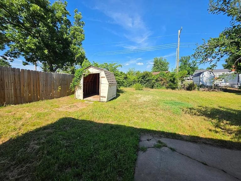 107 Hardesty Dr — Photo 10