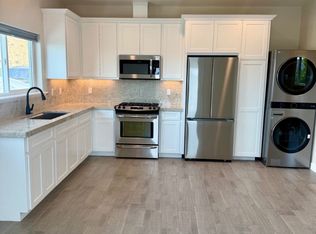 27857 Cougar Pass Rd #B, Escondido, CA 92026