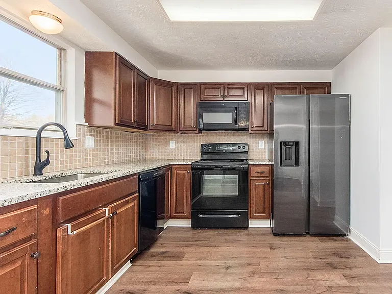 8651 Wilmette Ct — Photo 13
