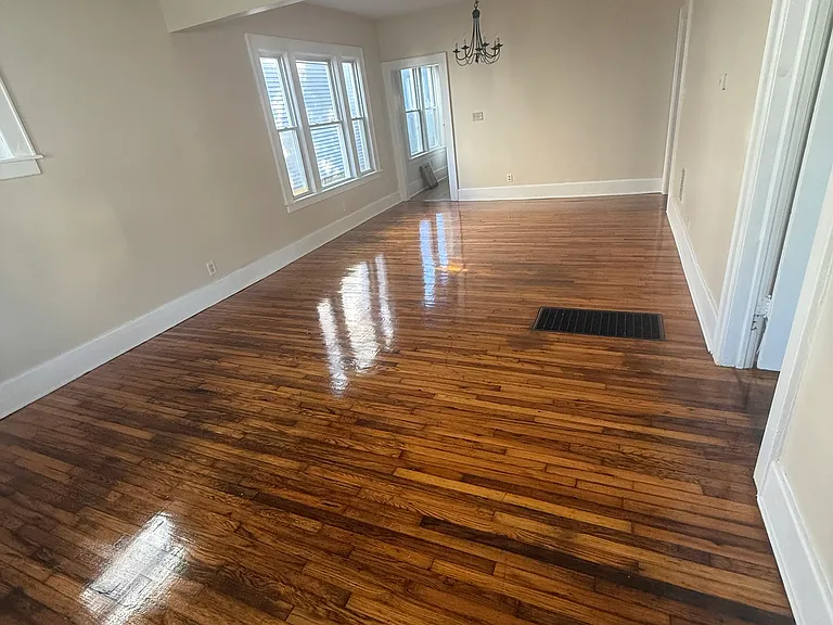 127 Hawthorne Ave — Photo 3