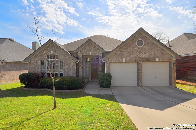 4 bed, 2.0 bath, 2331 sqft, $2,700 — Photo 2