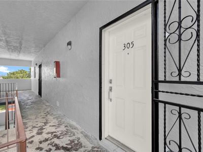 1555 W 44th Pl APT 305, Hialeah, FL, 33012