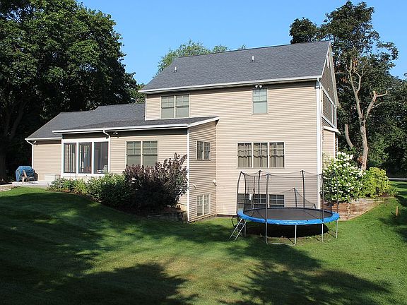 4th image of 358 Port Sheldon St