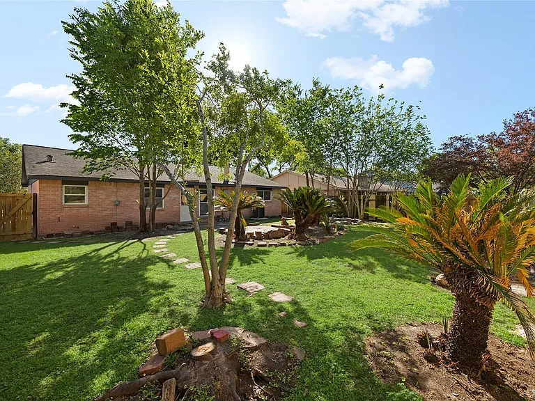 8343 Carriage Creek Dr — Photo 21
