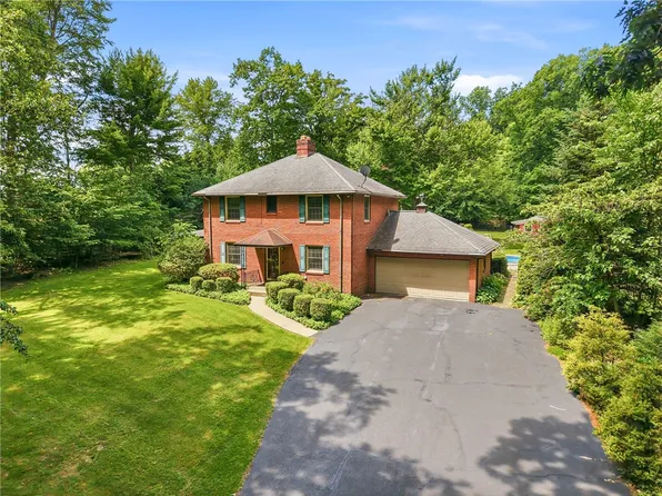 401 Robertson Rd, Hermitage, PA 16148