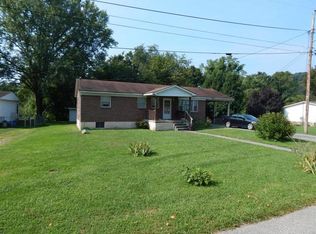 107 Peck St, Pembroke, VA 24136