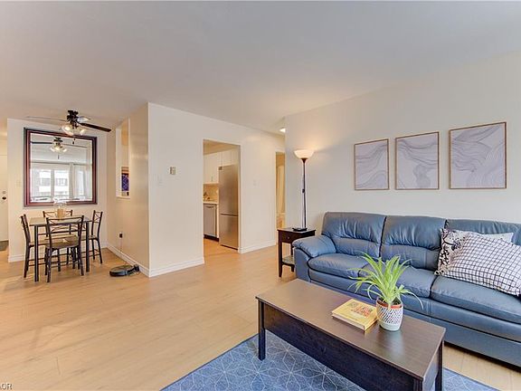 4th image of 65 Highland Cres #204