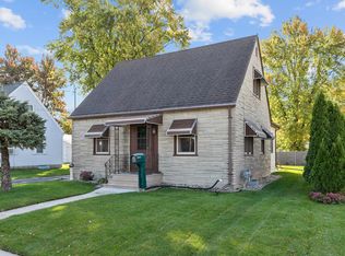 725 9th St, Menasha, WI 54952