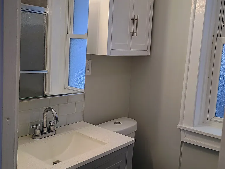 7444 N Damen Ave — Photo 8
