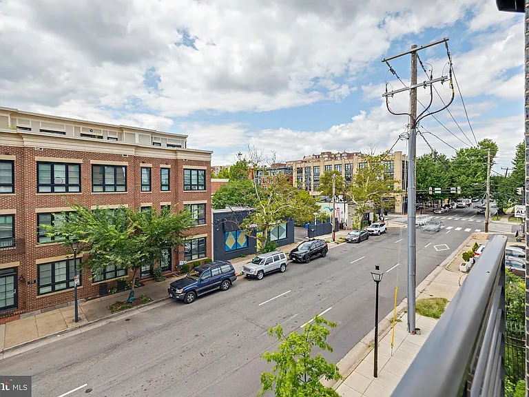 701 N Henry St #306 — Photo 33